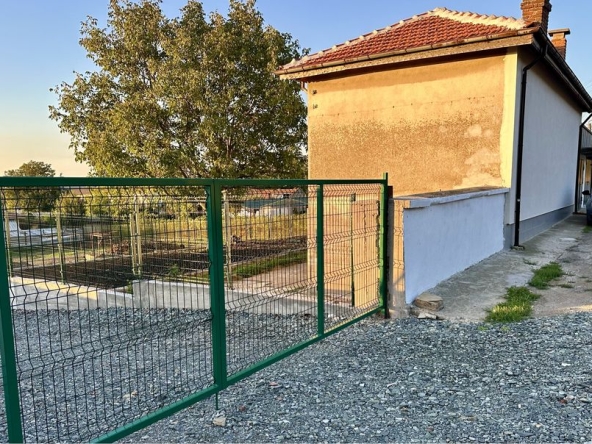 Къща в с. Кирилово, Област Стара Загора - 68 кв.м за 883 €/кв.м - Снимка #1