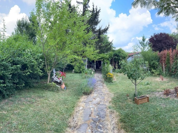 Къща в Търговище, Вилна зона - 33 кв.м за 712 €/кв.м - Снимка #1