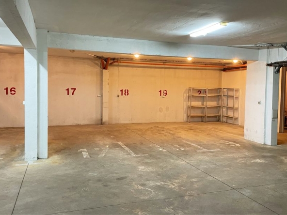 Дава се под наем Гараж / Паркомясто в Свети Влас - 13 кв.м за 149.43 € - Снимка #1