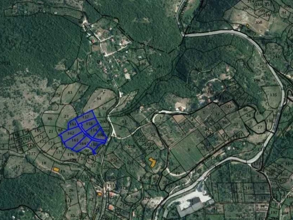 Парцел в Пловдив, Тракия - 11915 кв.м за 26 €/кв.м - Снимка #1