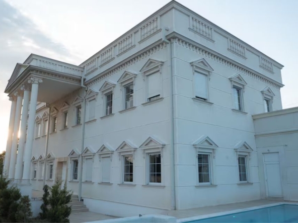 Дава се под наем Къща в Банско - 380 кв.м за 1428 € - Снимка #1