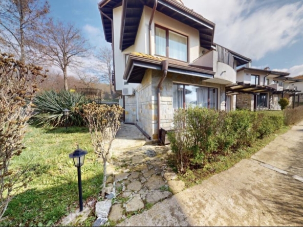 Къща в с. Кошарица, Област Бургас - 96 кв.м за 1000 €/кв.м - Снимка #1