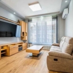 Дава се под наем Тристаен апартамент в София, Център - 88 кв.м за 1500 € - Снимка #1