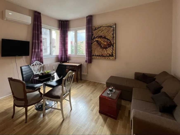 Дава се под наем Двустаен апартамент в София, Център - 57 кв.м за 950 € - Снимка #1