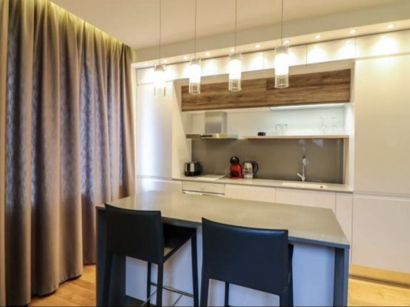 Дава се под наем Двустаен апартамент в София, Иван Вазов - 85 кв.м за 1097.01 € - Снимка #1