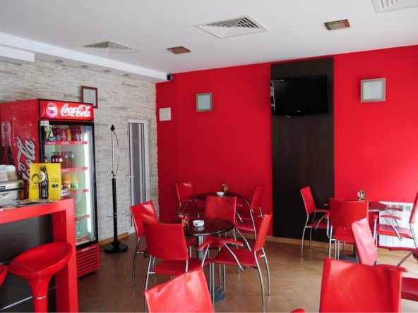 Дава се под наем Заведение в Трявна - 70 кв.м за 306 € - Снимка #1