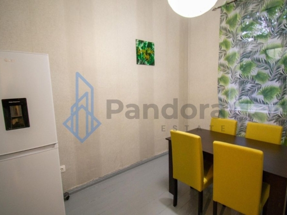 Дава се под наем Двустаен апартамент в София, Център - 60 кв.м за 518.67 € - Снимка #1