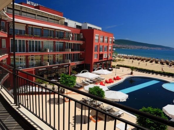 Двустаен апартамент в к.к. Слънчев бряг - 52 кв.м за 1404 €/кв.м - Снимка #1