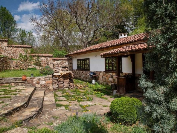 Къща в с. Макоцево, Област София-област - 100 кв.м за 2630 €/кв.м - Снимка #1