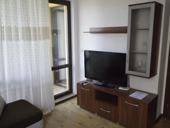 Дава се под наем Двустаен апартамент в Свети Влас - 60 кв.м за 698.19 € - Снимка #1