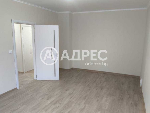 Тристаен апартамент в Разград, Орел - 76 кв.м за 1094 €/кв.м - Снимка #1