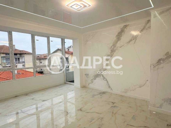 Двустаен апартамент в Разград, Варош - 68 кв.м за 1268 €/кв.м - Снимка #1