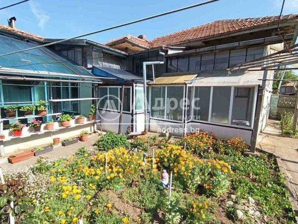 Къща в с. Липник, Област Разград - 317 кв.м за 155 €/кв.м - Снимка #1