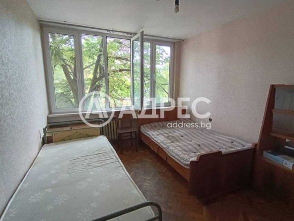 Тристаен апартамент в Разград, Васил Левски - 88 кв.м за 1159 €/кв.м - Снимка #1