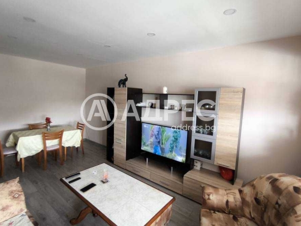 Тристаен апартамент в Разград, Орел - 76 кв.м за 1141 €/кв.м - Снимка #1