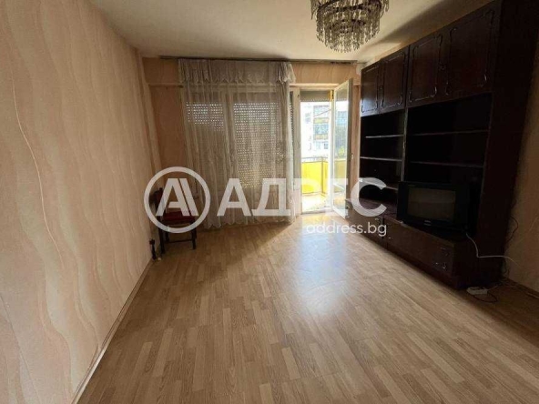 Двустаен апартамент в Разград, Център - 62 кв.м за 1284 €/кв.м - Снимка #1