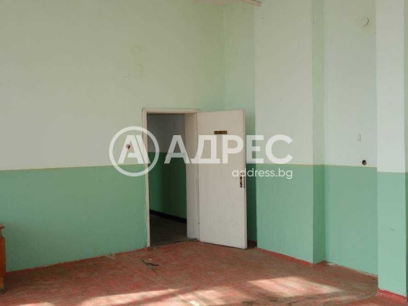 Офис в Разград, Васил Левски - 102 кв.м за 1000 €/кв.м - Снимка #1