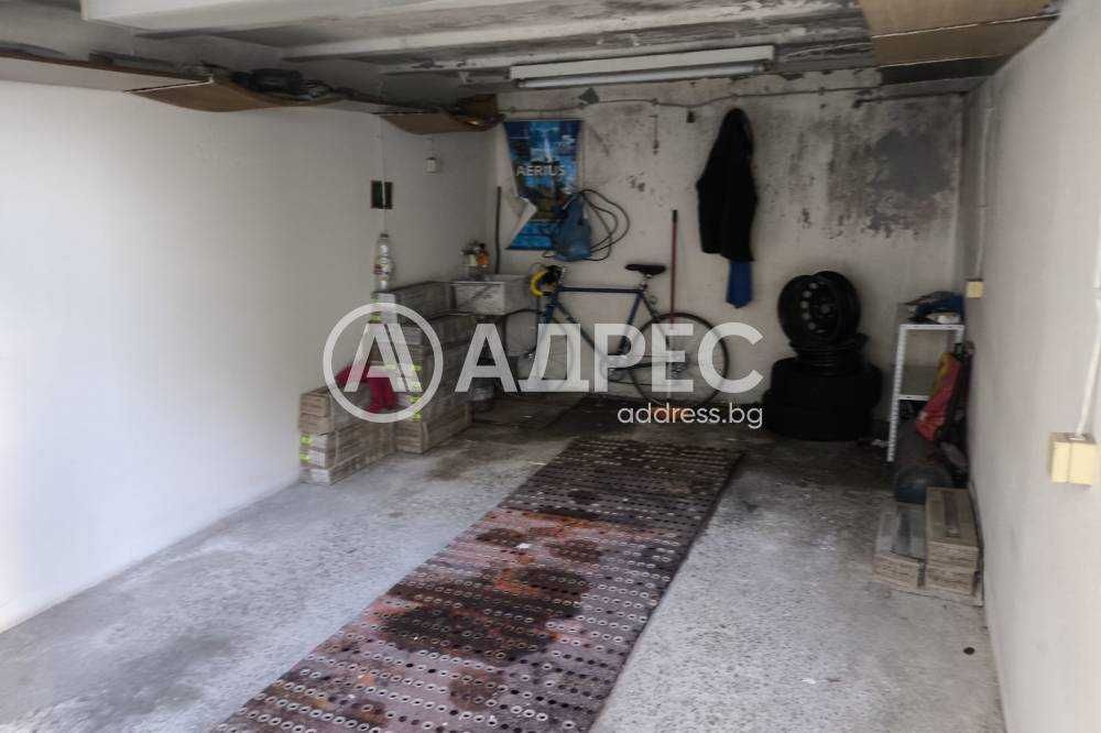 Гараж / Паркомясто в Разград, Орел - 18 кв.м за 935 €/кв.м - Снимка #1