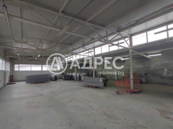 Дава се под наем Склад в Разград, Център - 375 кв.м за 918 € - Снимка #1