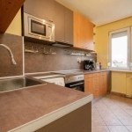 Дава се под наем Двустаен апартамент в София, Център - 84 кв.м за 650 € - Снимка #1