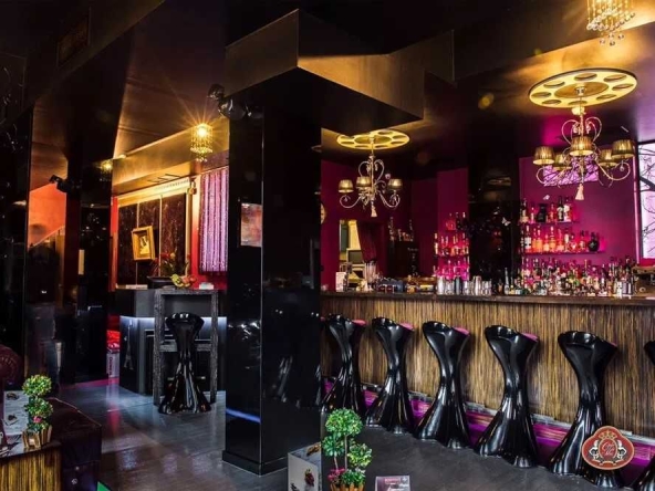 Заведение в Пловдив, Център - 108 кв.м за 2315 €/кв.м - Снимка #1