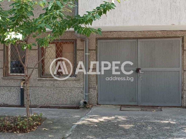 Дава се под наем Гараж / Паркомясто в Разград, Възраждане - 25 кв.м за 155 € - Снимка #1