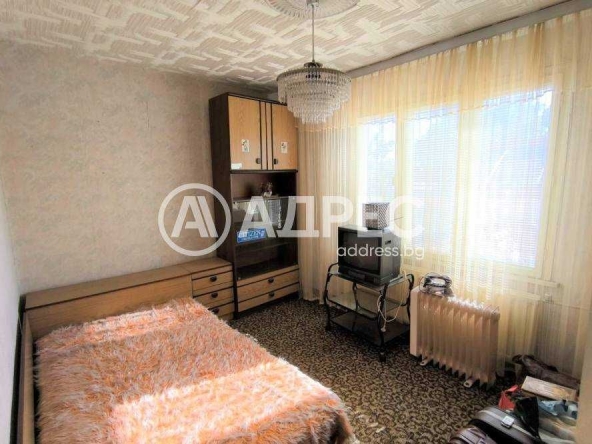 Тристаен апартамент в Разград, Център - 125 кв.м за 816 €/кв.м - Снимка #1