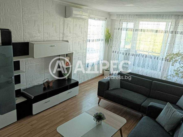Тристаен апартамент в Разград, Орел - 78 кв.м за 1047 €/кв.м - Снимка #1