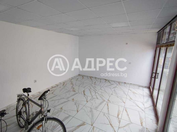 Дава се под наем Магазин в Разград, Център - 32 кв.м за 408 € - Снимка #1