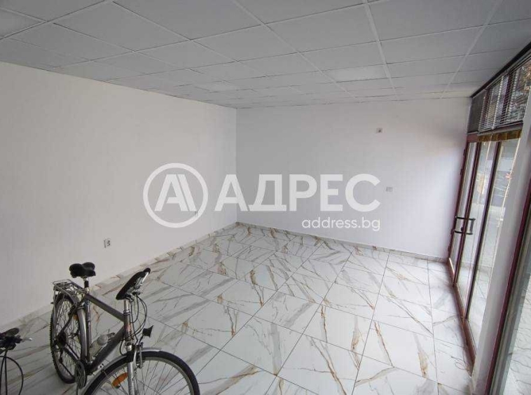 Дава се под наем Магазин в Разград, Център - 32 кв.м за 408 € - Снимка #1