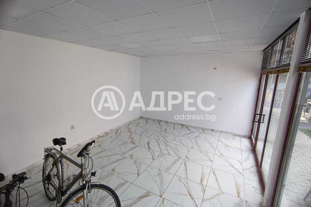 Дава се под наем Магазин в Разград, Център - 32 кв.м за 408 € - Снимка #1