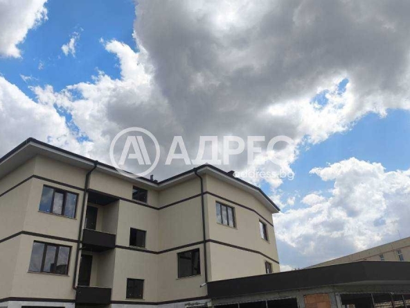 Тристаен апартамент в Разград, Освобождение - 129 кв.м за 1020 €/кв.м - Снимка #1