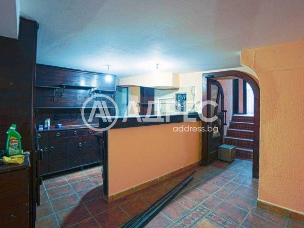 Дава се под наем Заведение в Разград, Център - 128 кв.м за 664 € - Снимка #1