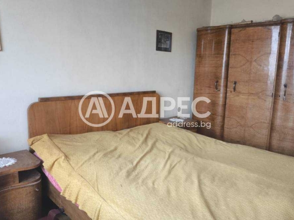 Тристаен апартамент в Разград, Център - 86 кв.м за 1280 €/кв.м - Снимка #1