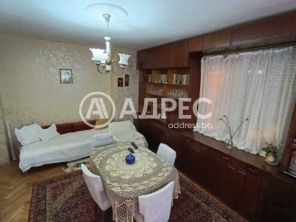 Тристаен апартамент в Разград, Център - 78 кв.м за 1795 €/кв.м - Снимка #1