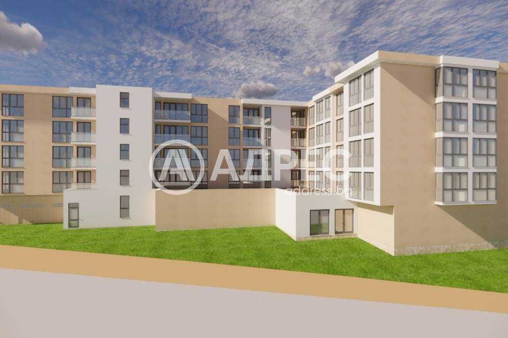 Дава се под наем Магазин в Разград, Център - 1000 кв.м за 10000 € - Снимка #1