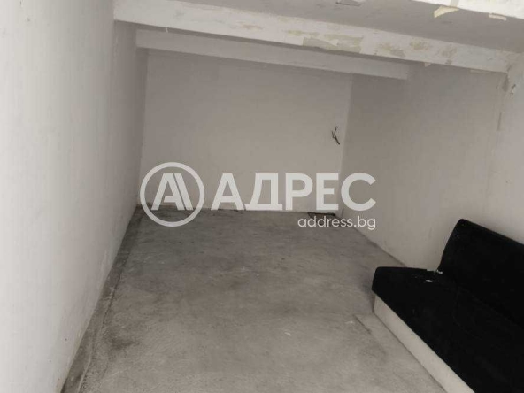 Гараж / Паркомясто в Разград, Орел - 19 кв.м за 943 €/кв.м - Снимка #1