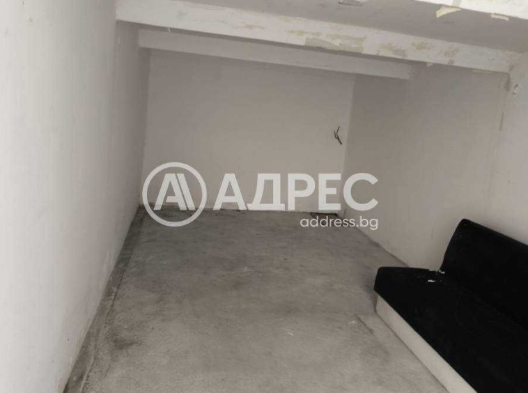 Гараж / Паркомясто в Разград, Орел - 19 кв.м за 943 €/кв.м - Снимка #1