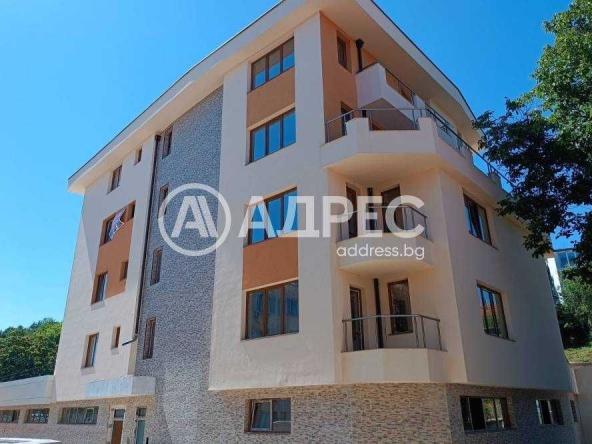 Тристаен апартамент в Разград, Център - 88 кв.м за 1219 €/кв.м - Снимка #1