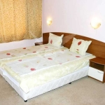 Хотел в с. Равда, Област Бургас - 640 кв.м за 530 €/кв.м - Снимка #1