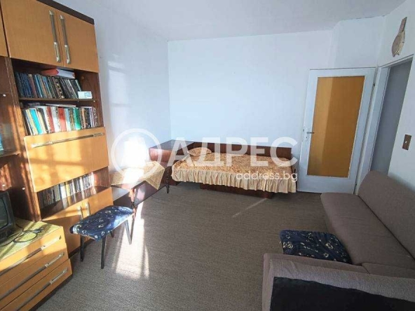 Дава се под наем Едностаен апартамент в Разград, Център - 40 кв.м за 174.42 € - Снимка #1