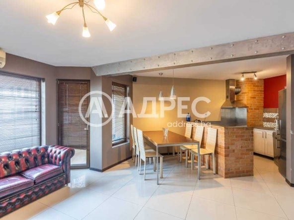Тристаен апартамент в Варна, Окръжна болница - 100 кв.м за 1326 €/кв.м - Снимка #1