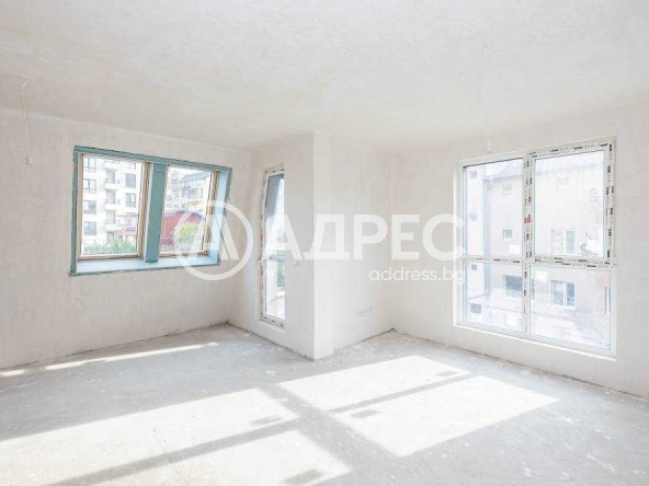 Тристаен апартамент в Варна, Аспарухово - 89 кв.м за 831 €/кв.м - Снимка #1