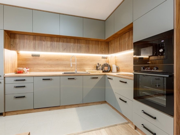 Дава се под наем Двустаен апартамент в Банско - 90 кв.м за 847.62 € - Снимка #1