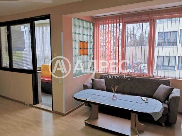 Дава се под наем Двустаен апартамент в Разград, Център - 65 кв.м за 209.1 € - Снимка #1