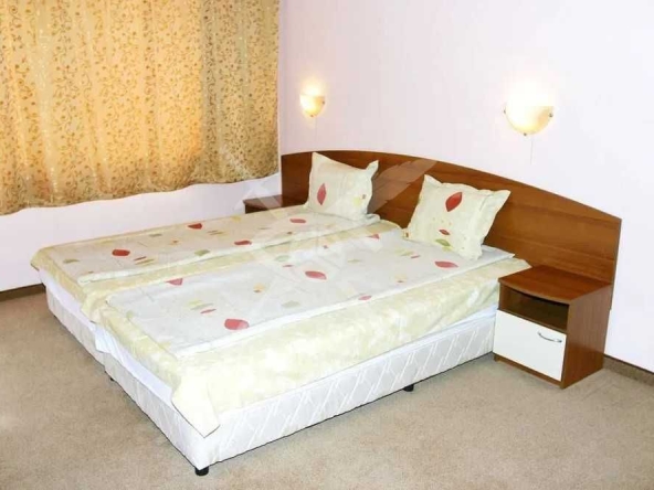 Хотел в с. Равда, Област Бургас - 640 кв.м за 530 €/кв.м - Снимка #1