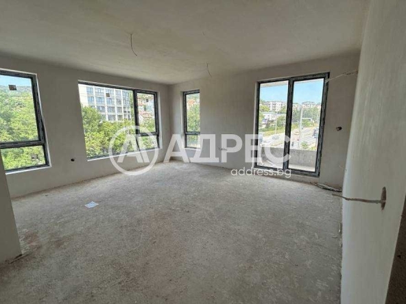 Тристаен апартамент в Варна, Възраждане 1 - 96 кв.м за 957 €/кв.м - Снимка #1