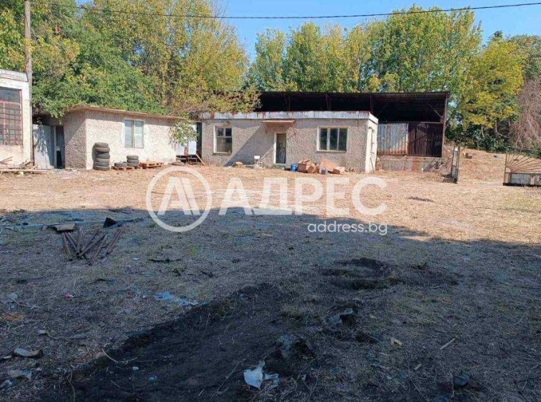Промишлена сграда в Разград, Варош - 2007 кв.м за 89 €/кв.м - Снимка #1