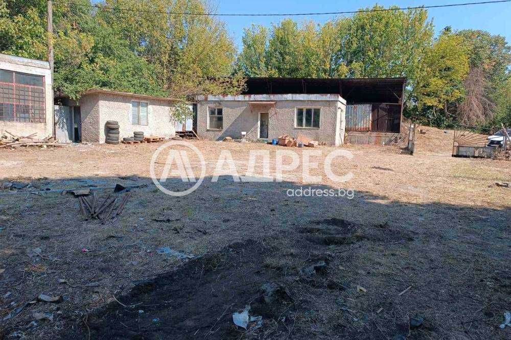 Промишлена сграда в Разград, Варош - 2007 кв.м за 89 €/кв.м - Снимка #1