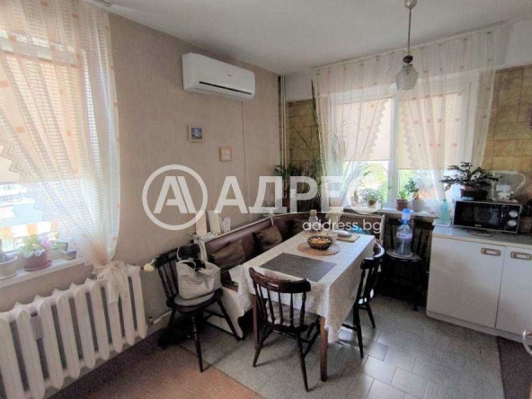 Тристаен апартамент в Разград, Център - 75 кв.м за 612 €/кв.м - Снимка #1